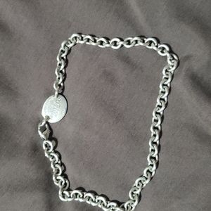 Tiffany & Co oval necklace 15.5"